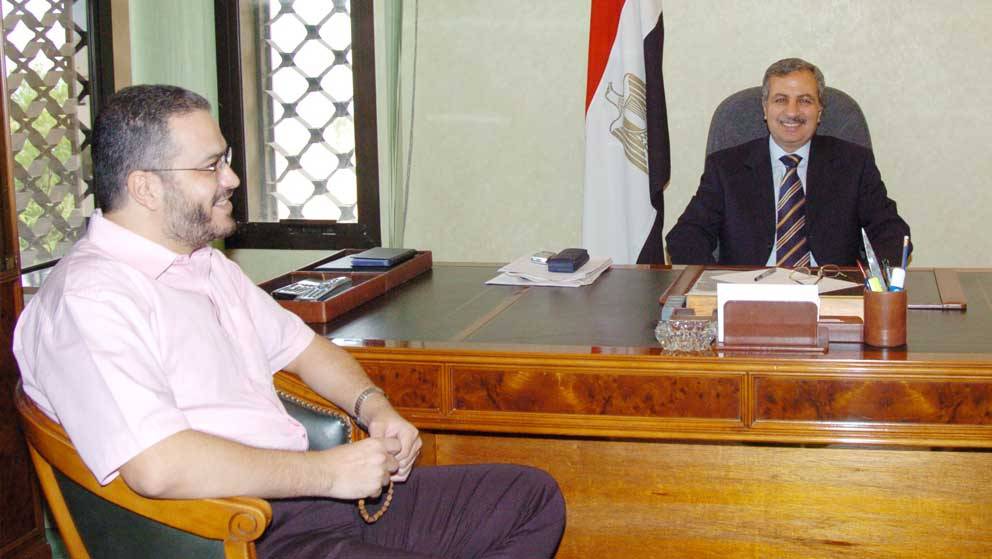 الرئيسية 56 ضياء السعيد، السفير عبد العزيز داود، سفير مصر بالدوحة الرئيسية