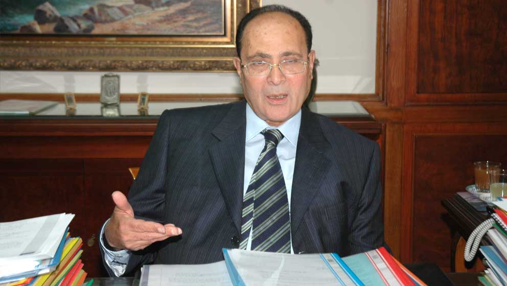 وزﻳﺮ اﳌﻮارد اﳌﺎﺋﻴﺔ: ﻣﺼﺮ ﻗﺎدرة ﻋﻠﻰ ﺣﻤﺎﻳﺔ ﺳﺪﻫﺎ اﻟﻌﺎﻟﻲ ﺿﺪ أي ﻋﺪوان.. وﻫﻴﺌﺔ مياه اﻟﻨﻴﻞ سترى النور قريبًا 7 ضياء السعيد، محمود أبوزيد، وزير الموارد المائية المصري 4 وزﻳﺮ اﳌﻮارد اﳌﺎﺋﻴﺔ: ﻣﺼﺮ ﻗﺎدرة ﻋﻠﻰ ﺣﻤﺎﻳﺔ ﺳﺪﻫﺎ اﻟﻌﺎﻟﻲ ﺿﺪ أي ﻋﺪوان.. وﻫﻴﺌﺔ مياه اﻟﻨﻴﻞ سترى النور قريبًا