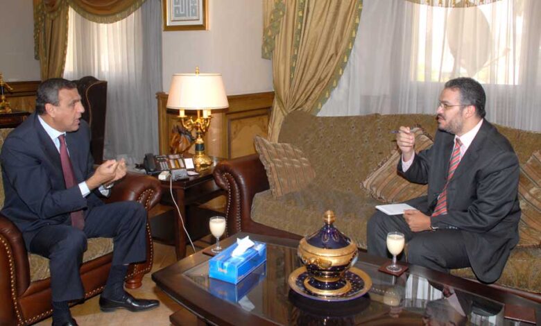 وزير الرياضة حسن صقر: الاحتقان الرياضي العربي "العارض" سببه أخطاء الجماهير ولا دخل للحكومات فيه 1 ضياء السعيد، حسن صقر، رئيس المجلس القومي للرياضة 1 وزير الرياضة حسن صقر: الاحتقان الرياضي العربي "العارض" سببه أخطاء الجماهير ولا دخل للحكومات فيه