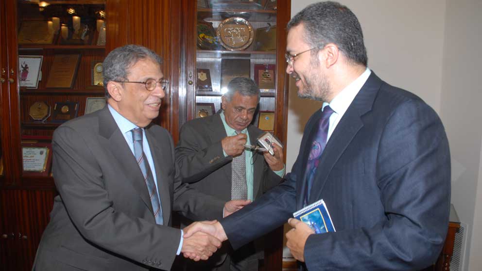 عمرو موسى أمين عام الجامعة العربية: المصالحة اللبنانية منحت الجامعة والعمل العربي مصداقية غير مسبوقة 2 ضياء السعيد، عمرو موسى أمين عام جامعة الدول العربية، 31 مايو 20082 عمرو موسى أمين عام الجامعة العربية: المصالحة اللبنانية منحت الجامعة والعمل العربي مصداقية غير مسبوقة