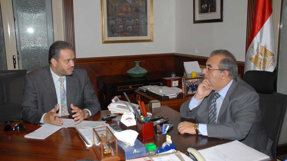 الدكتور حاتم الجبلي وزير الصحة: لا تأجيل للدراسة في مصر وكل الخيارات متاحة 3 ضياء السعيد، الوزير حاتم الجبلي 1 الدكتور حاتم الجبلي وزير الصحة: لا تأجيل للدراسة في مصر وكل الخيارات متاحة