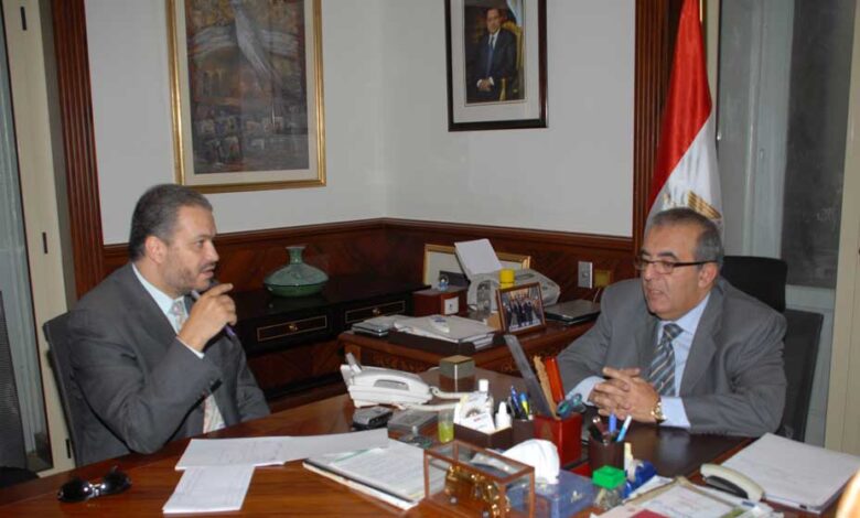 الدكتور حاتم الجبلي وزير الصحة: لا تأجيل للدراسة في مصر وكل الخيارات متاحة 1 ضياء السعيد، الوزير حاتم الجبلي 2 الدكتور حاتم الجبلي وزير الصحة: لا تأجيل للدراسة في مصر وكل الخيارات متاحة