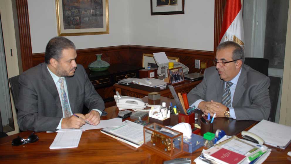 الدكتور حاتم الجبلي وزير الصحة: لا تأجيل للدراسة في مصر وكل الخيارات متاحة 5 ضياء السعيد، الوزير حاتم الجبلي 5 الدكتور حاتم الجبلي وزير الصحة: لا تأجيل للدراسة في مصر وكل الخيارات متاحة