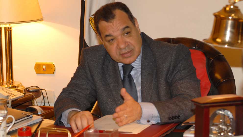 وزير التربية والتعليم يسري الجمل: امتحان أبناؤنا في الخارج بنظام التيرمين 2 ضياء السعيد، يسري الجمل، وزير التربية والتعليم المصري 3 وزير التربية والتعليم يسري الجمل: امتحان أبناؤنا في الخارج بنظام التيرمين