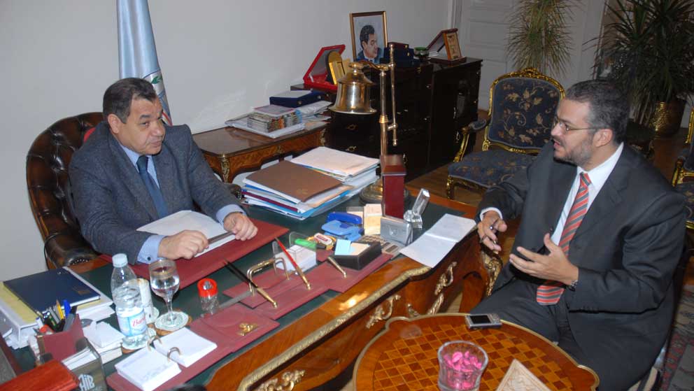 وزير التربية والتعليم يسري الجمل: امتحان أبناؤنا في الخارج بنظام التيرمين 3 ضياء السعيد، يسري الجمل، وزير التربية والتعليم المصري 4 وزير التربية والتعليم يسري الجمل: امتحان أبناؤنا في الخارج بنظام التيرمين