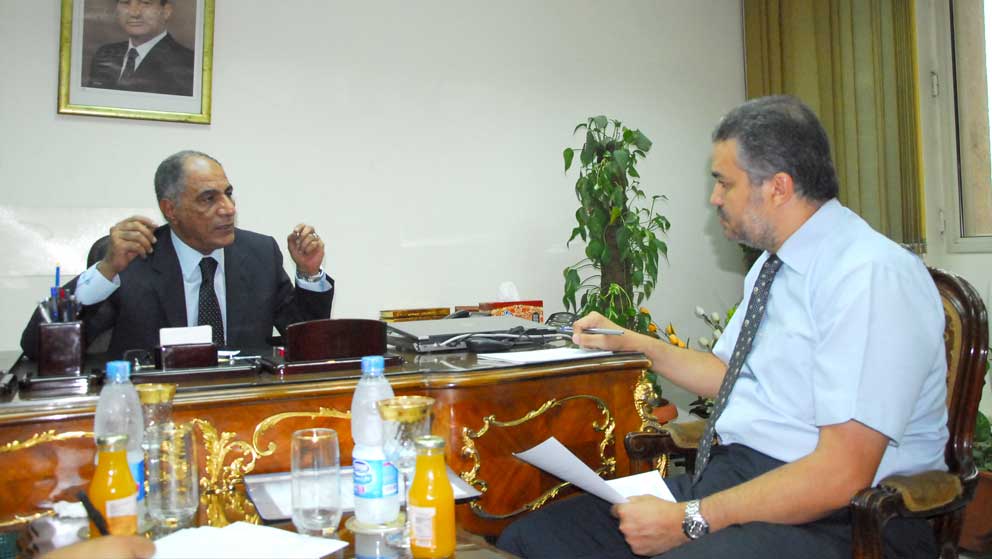 الرئيسية 11 ضياء السعيد، اللواء محمد وهبه مساعد وزير الداخلية مدير مصلحة الجوازات والهجرة والجنسية 1 الرئيسية