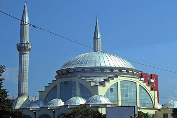 Lead Mosque (Shkoder, Albania) Lead Mosque Shkoder Albania منارات مضئية في أوروبا